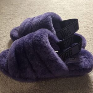 UGG Womens Fluffy Purple Slippers